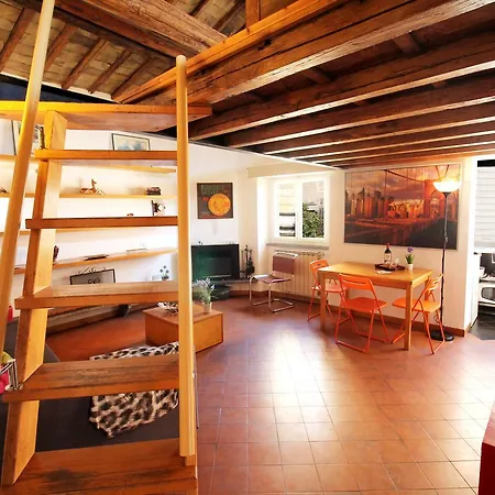 아파트 Trastevere Charming Penthouse 로마