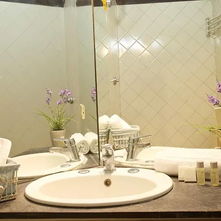 아파트 Trastevere Charming Penthouse *
