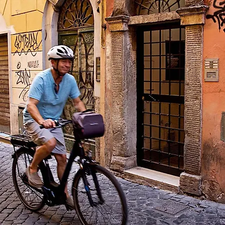 아파트 Trastevere Charming Penthouse